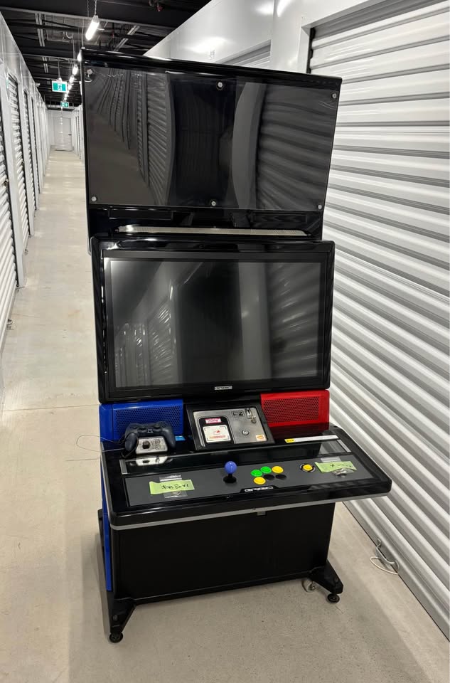 NAMCO Grigio — Dual-screen candy cabinet